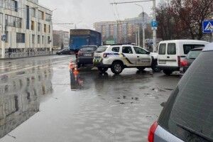 У центрі Луцька машина збила вагітну жінку 