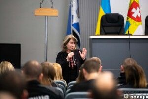 На Рівненщині поліцейські та правозахисники обговорили механізм взаємодії у боротьбі із насильством (Фото)