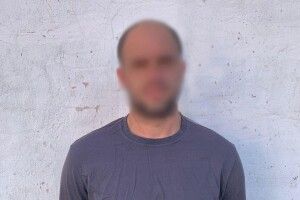 У Києві чоловік обкрадав пошкоджені внаслідок обстрілу квартири