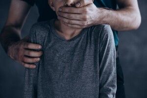 Підлітків підозрюють у зґвалтуванні 11-річних хлопчиків