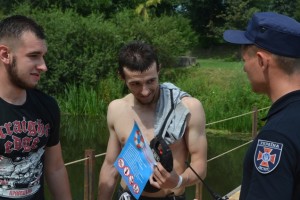 Рятувальники нагадали правила безпеки гостям фестивалю