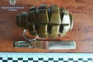 П’яний військовий на Рівненщині погрожував жінці гранатою