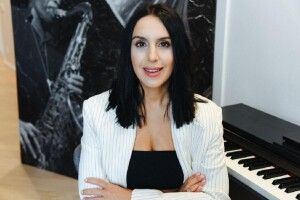 Джамала продає своє легендарне піаніно, аби допомогти військовим: «Моя найрідніша річ»