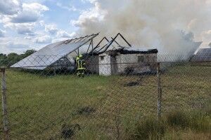 У господарів на Рівненщині вогонь знищив сонячні панелі