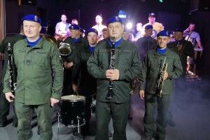 Луцький гурт «Флайза» та оркестр Нацгвардії разом записали пісню (Відео) 