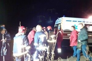 Визволити людей з понівеченої автівки без допомоги рятувальників не вдалося