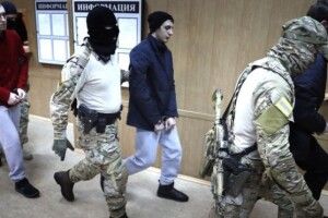 Українських моряків звільнили в Росії на поруки омбудсмена Людмили Денісової