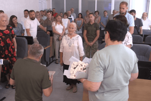 «За вашу корупцію хлопці платять кров’ю»: на Волині мати Героя відмовилася від посмертної нагороди сина