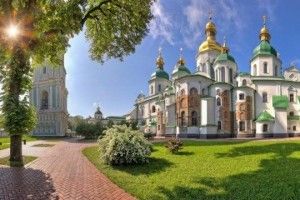 Парафіян Московського патріархату в Україні поменшало вдвічі  