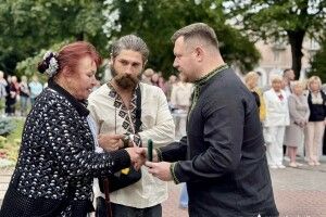 У громаді на Волині рідним полеглих Захисників вручили почесні нагороди