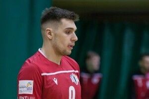Волейбол: львівські кажани намагаються втримати команду, а ще підписали першого новачка