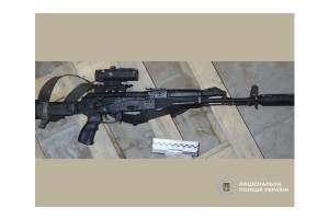 Військовий у СЗЧ напідпитку влаштував стрілянину з автомата із вікна власного будинку 