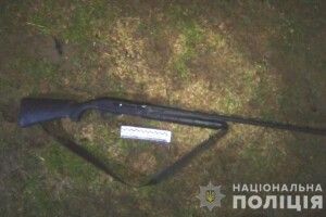 Цілився у качку: чоловік на полюванні випадково вистрелив в обличчя 14-річному племіннику