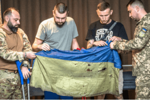 Український прапор із «Азовсталі» передали  в музей 