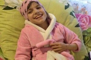 «Може хтось і зглянеться над бідною дитиною...», – мама важкохворої дівчинки із Горохівського району