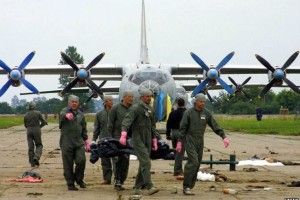 Унаслідок падіння винищувача Су-27УБ у натовп глядачів загинуло 77 осіб