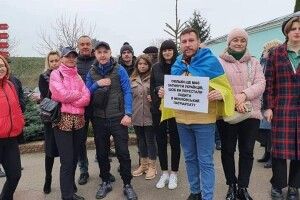 На Волині мешканці протестують проти УПЦ МП (Фото)