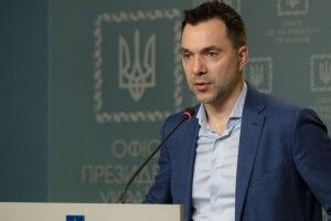 Арестович назвав конкретну дату, коли ситуація на фронті почне змінюватися на користь України