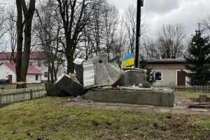 На Львівщині знесли останній радянський пам’ятник