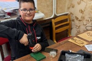 У громаді на Волині молодь вчитимуть працювати з деревом та глиною