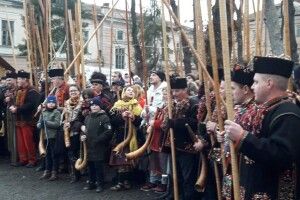У Франківську одночасно заграли 146 трембіт