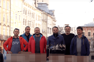 Ресторатори зняли штани і записали звернення до уряду (Відео)