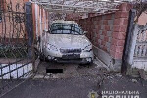 Серед ночі невідомі підірвали ворота рівнянина