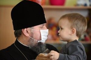 Напередодні свого Дня народження Митрополит Київський і всієї України Епіфаній завітав з подарунками до вихованців Київського міського будинку дитини «Берізка» (Фото)