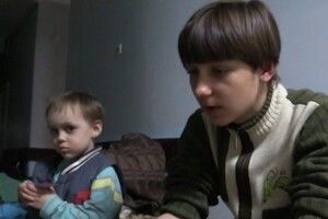 Українські бійці врятували двох дітей, які тиждень самі жили під обстрілами