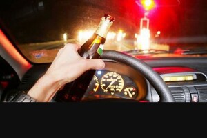 На Волині чоловік видудлив півлітра горілки – і поїхав на авто шукати нічних пригод