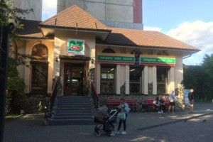 У Луцьку в маркеті «Сім23» розбили скло та вкрали грошову скриньку