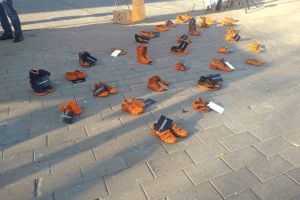 Головне - не бути байдужими і не мовчати: у центрі Луцька – акція проти насильства 