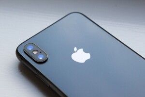 Для нового iPhone X всі китайці однакові