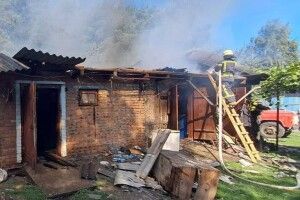 На Волині горіла господарська споруда