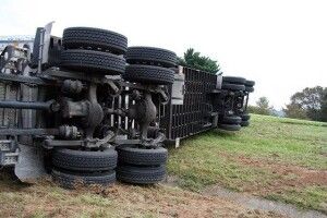 На Рівненщині перекинулася фура – постраждав водій (Фото)