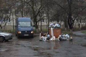 Коли стане чисто у луцьких дворах?