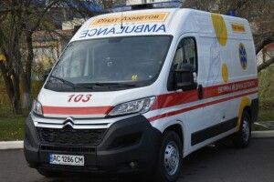 Маневицькі медики отримали нові «швидкі»