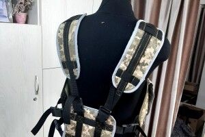 У центрі профтехосвіти на Волині шиють «розгрузки» для воїнів і виготовляють протитанкові «їжаки»