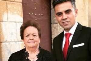 Іспанець 20 років малює картинки для неписьменної бабусі