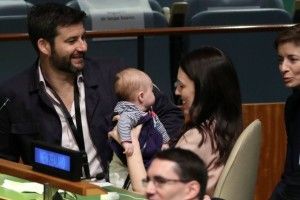 Прем'єрка Нової Зеландії взяла на засідання ООН немовля і прославилася