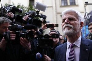 Що написав росіянам на військовій техніці президент Чехії 