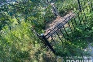Чоловіки живцем поховали свого товариша 