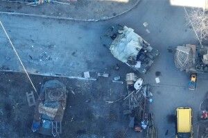 Показали, як москальські злидні крадуть килими з квартир на Київщині (Відео)