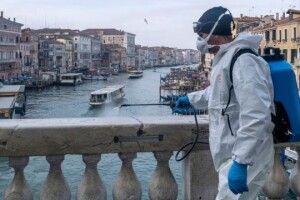 В Італії від коронавірусу вже померло понад 100 тисяч людей