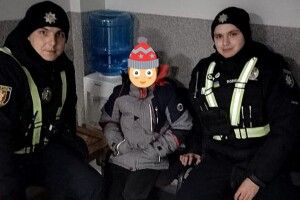 На Волині патрульні повернули батькові сина, який загубився 