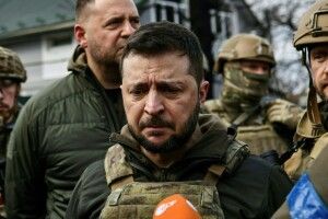 «Це дві різні людини»: Зеленський прокоментував своє емоційне фото з Бучі, яке вразило світ
