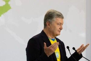 Порошенко розповів, як в 14-му році їздив на саміт ЄС без запрошення: «В той день були запроваджені санкції проти РФ»
