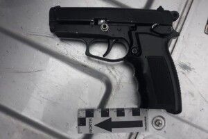 П'яний лучанин грозив пістолетом в маршрутці (Фото)