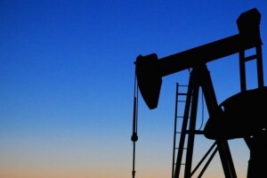 У росії через санкції падає переробка нафти