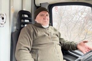 Прикордонник і автомайстер з Волині на псевдо «Дід» відновлює пошкоджену техніку з поля бою (Відео)